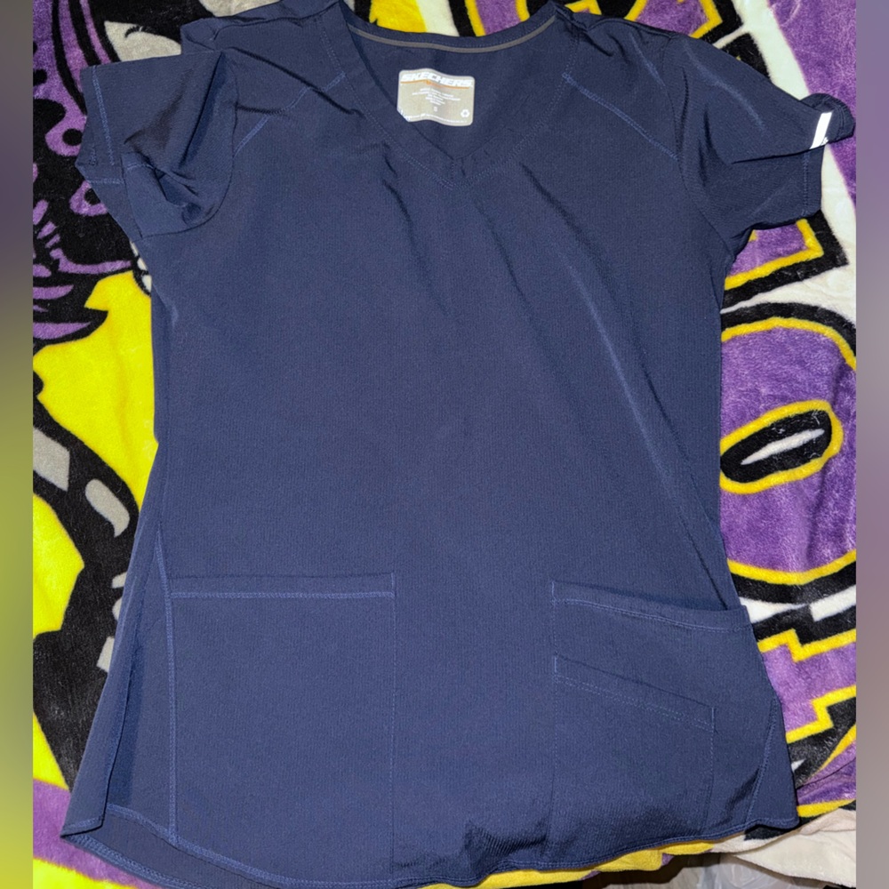 Skechers women’s slim scrub top
